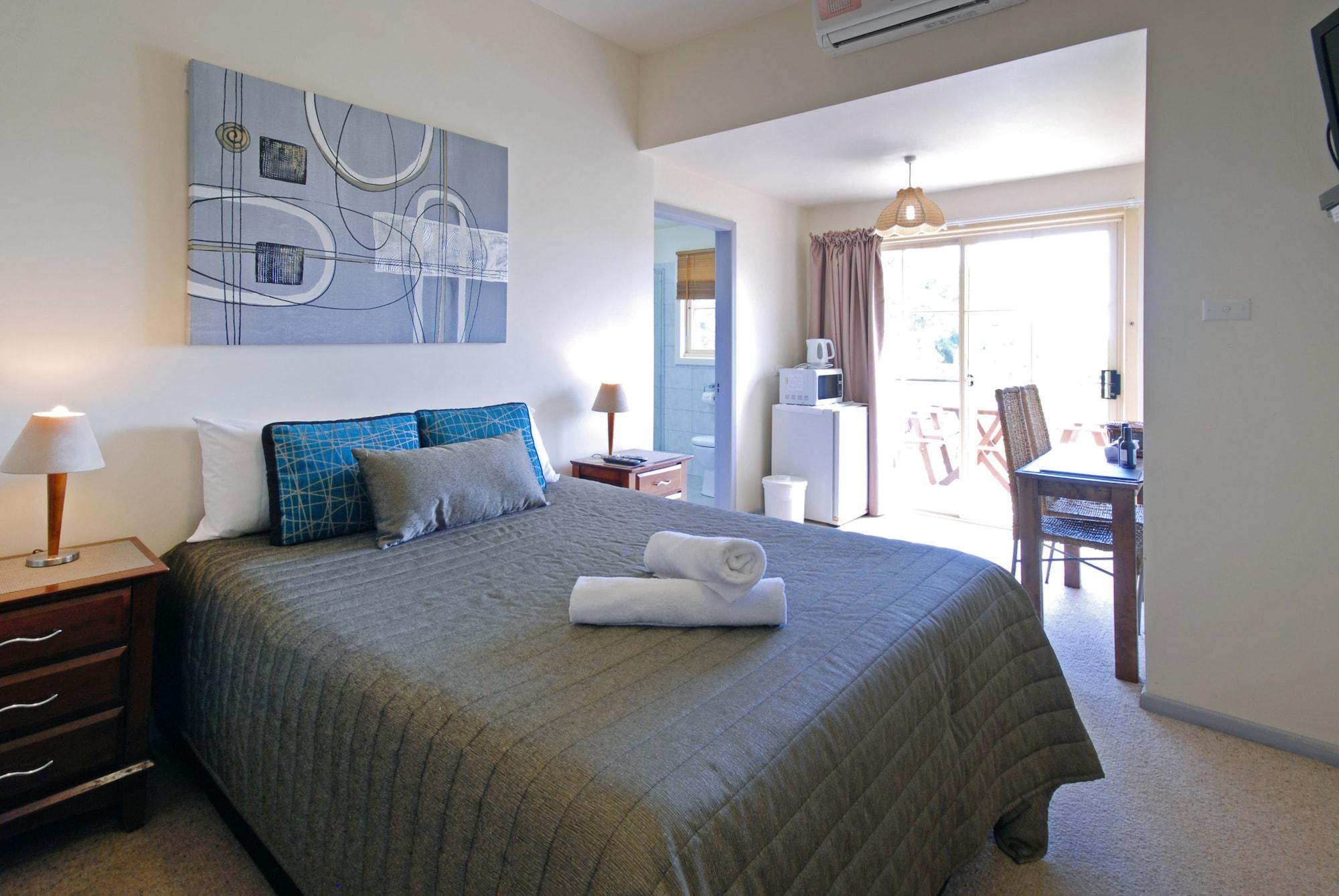 נאמבוקה הדס Riverview Boutique Motel מראה חיצוני תמונה
