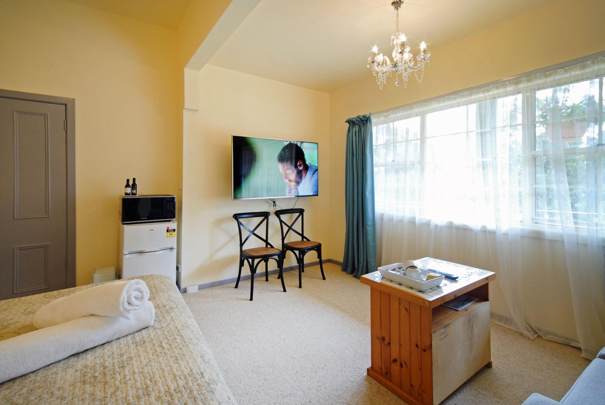 נאמבוקה הדס Riverview Boutique Motel מראה חיצוני תמונה