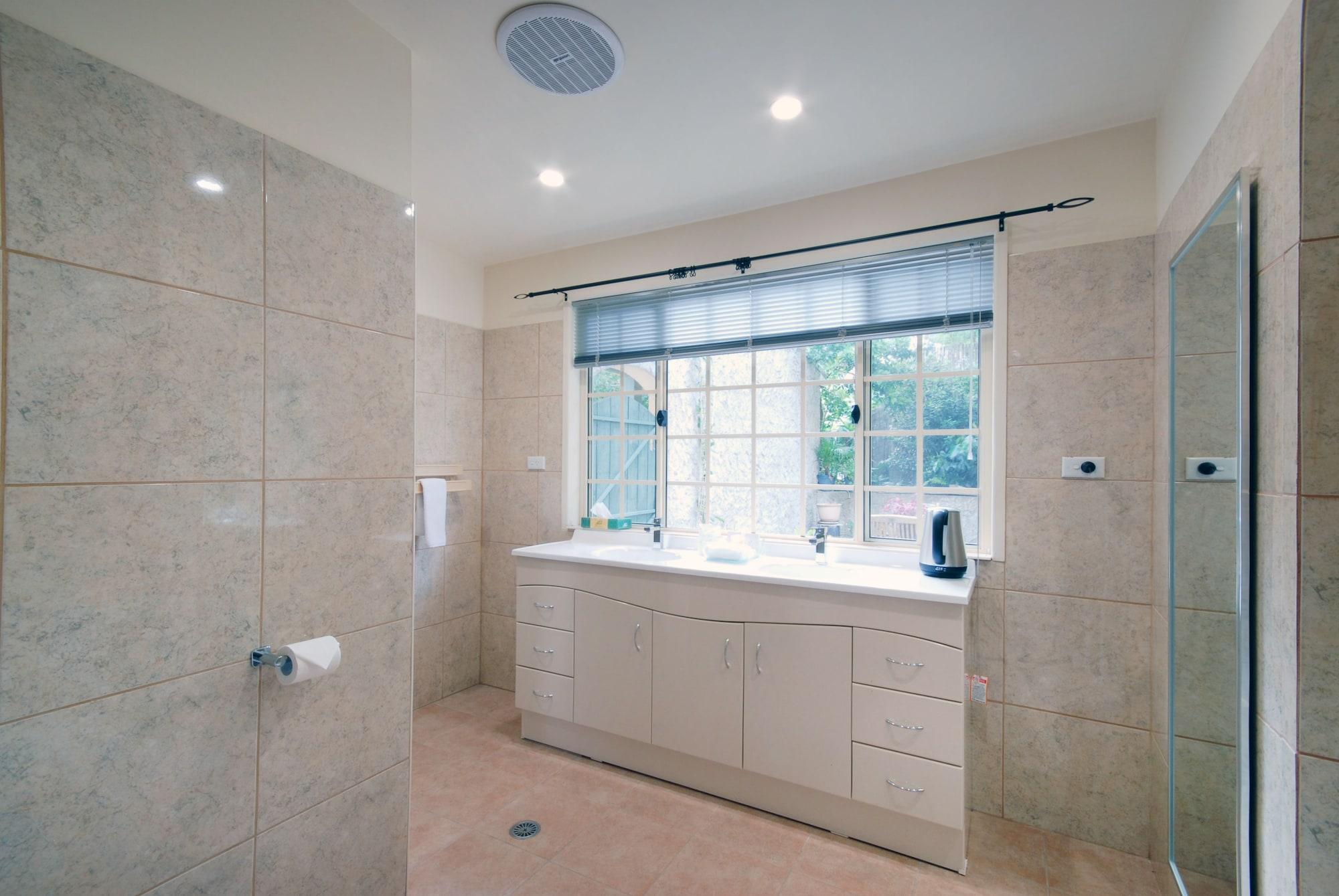 נאמבוקה הדס Riverview Boutique Motel מראה חיצוני תמונה
