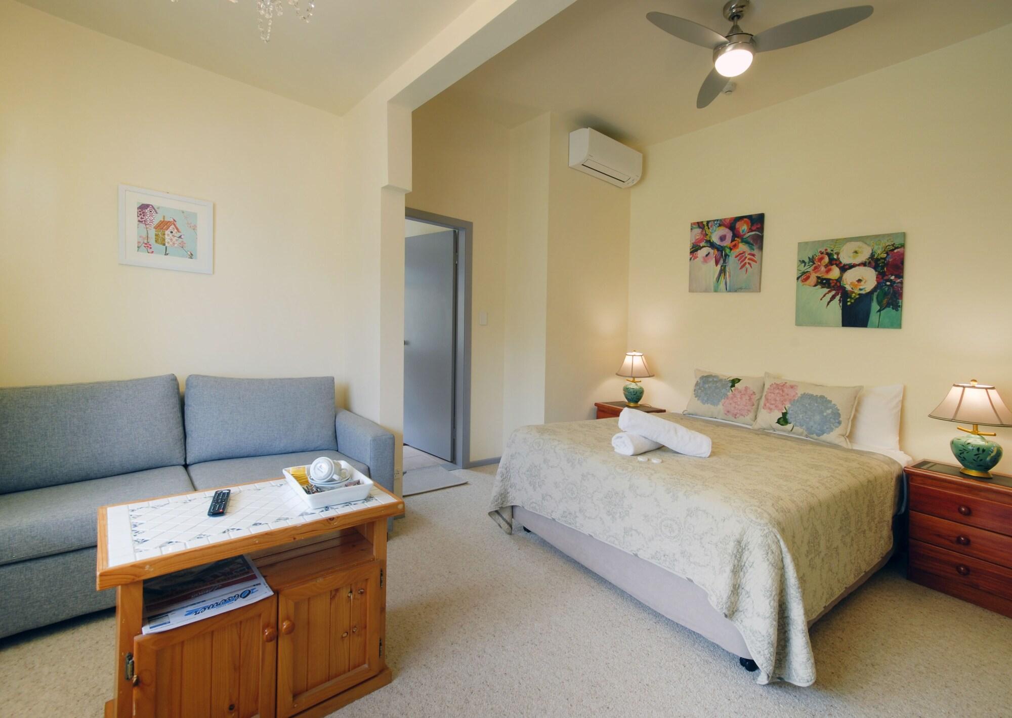 נאמבוקה הדס Riverview Boutique Motel מראה חיצוני תמונה
