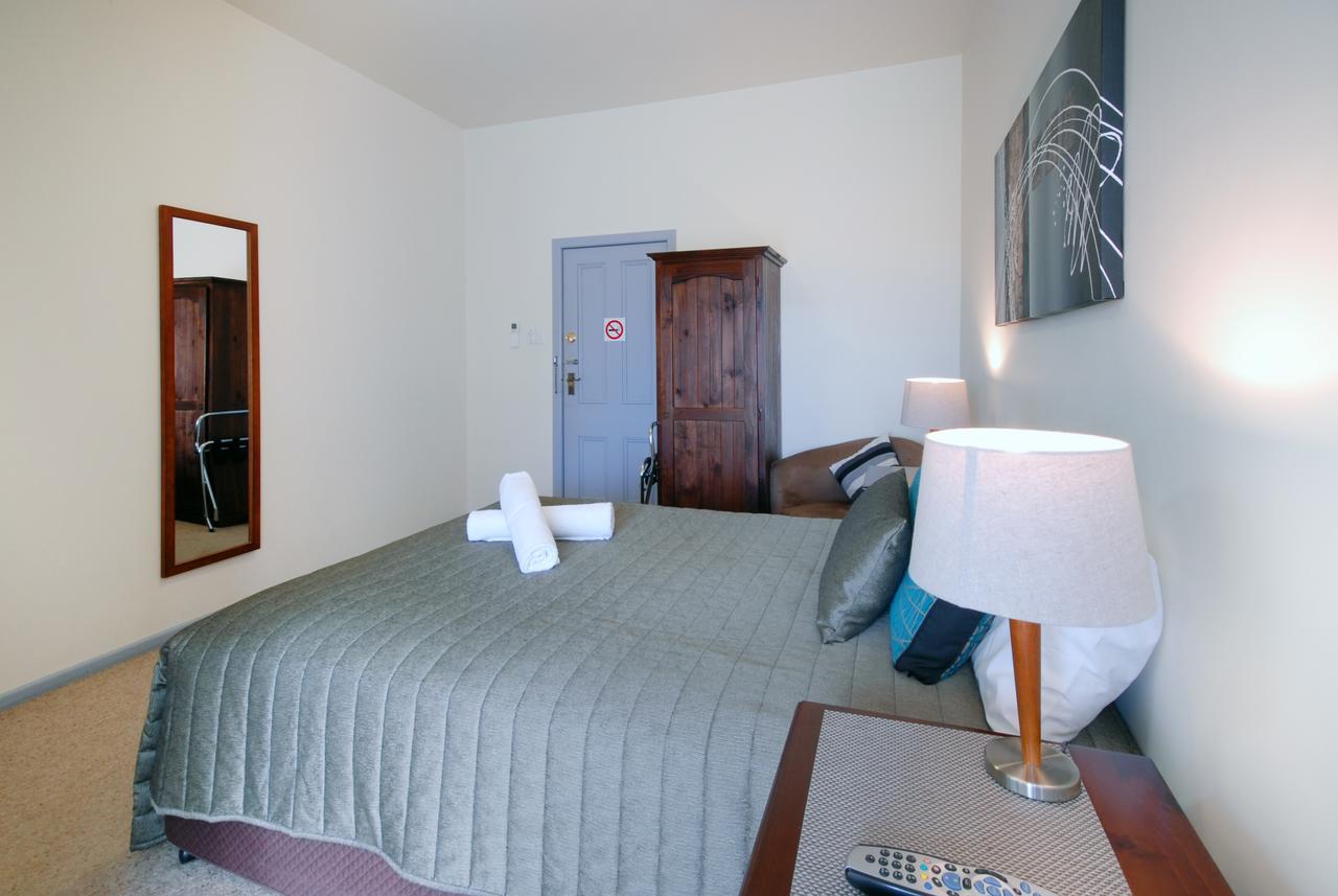 נאמבוקה הדס Riverview Boutique Motel מראה חיצוני תמונה