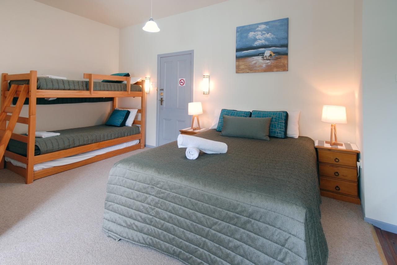 נאמבוקה הדס Riverview Boutique Motel מראה חיצוני תמונה