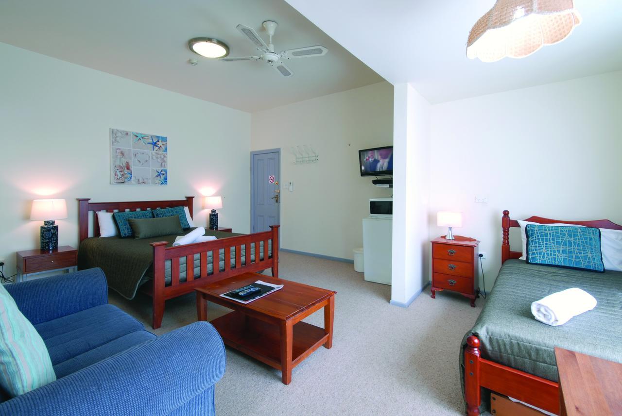 נאמבוקה הדס Riverview Boutique Motel מראה חיצוני תמונה