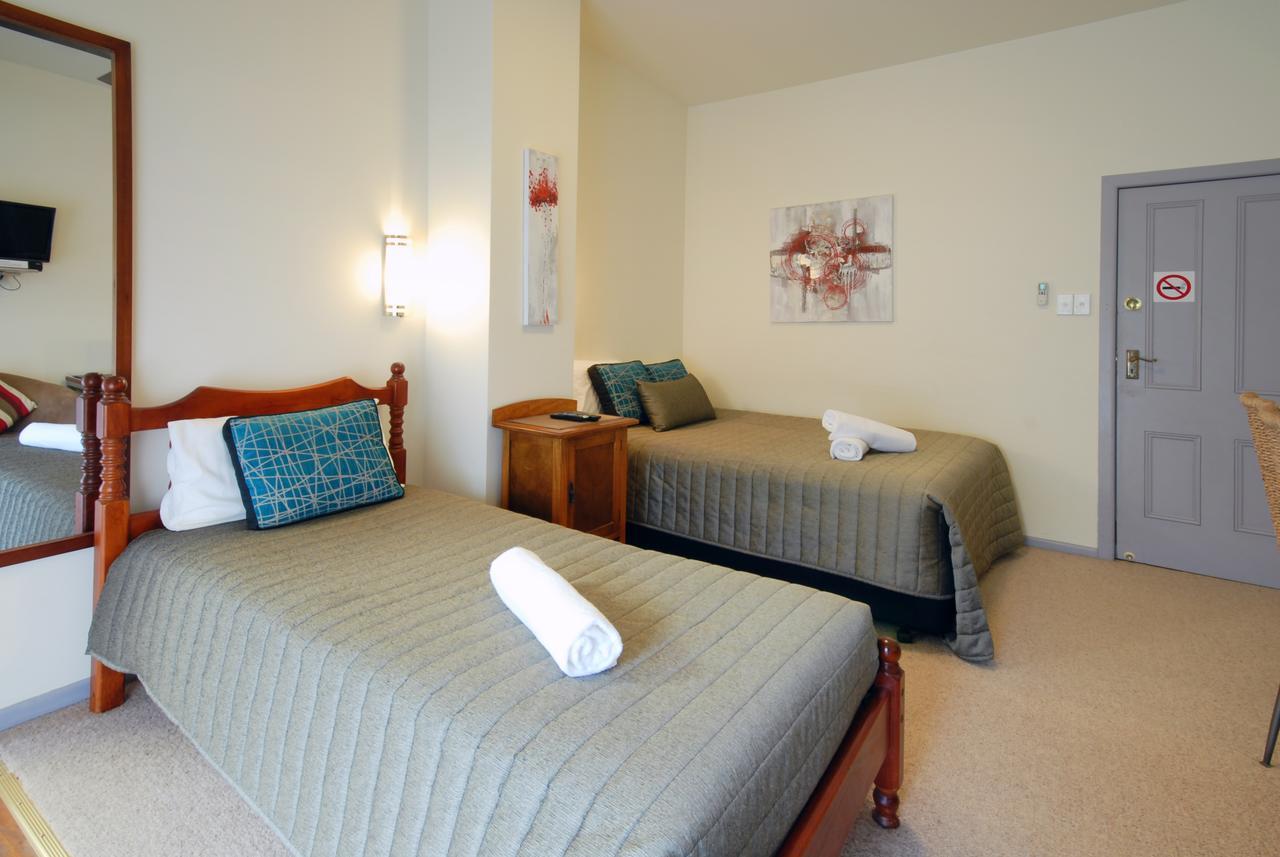 נאמבוקה הדס Riverview Boutique Motel מראה חיצוני תמונה
