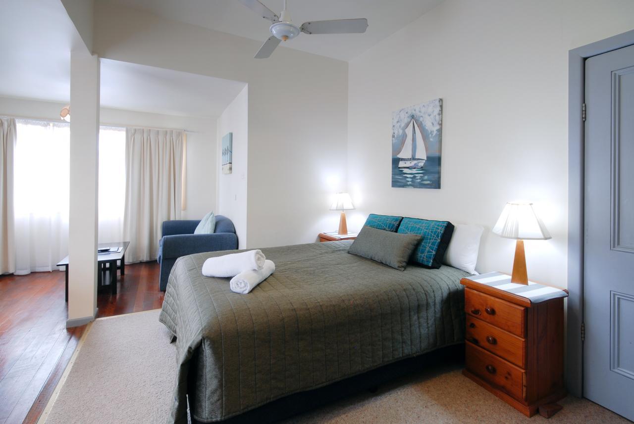 נאמבוקה הדס Riverview Boutique Motel מראה חיצוני תמונה