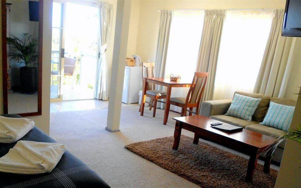 נאמבוקה הדס Riverview Boutique Motel מראה חיצוני תמונה